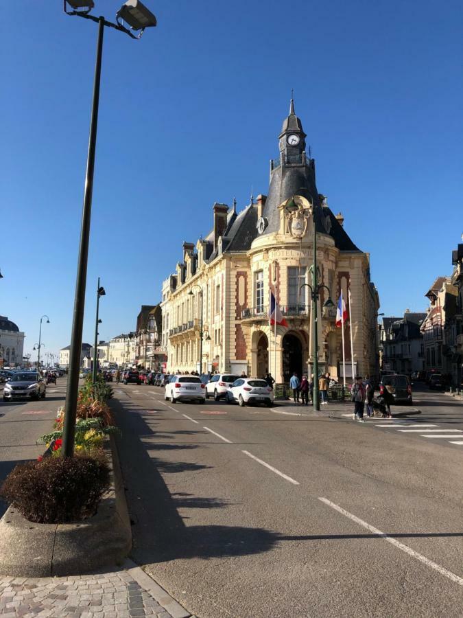 L'Etoile De Trouville Bagian luar foto