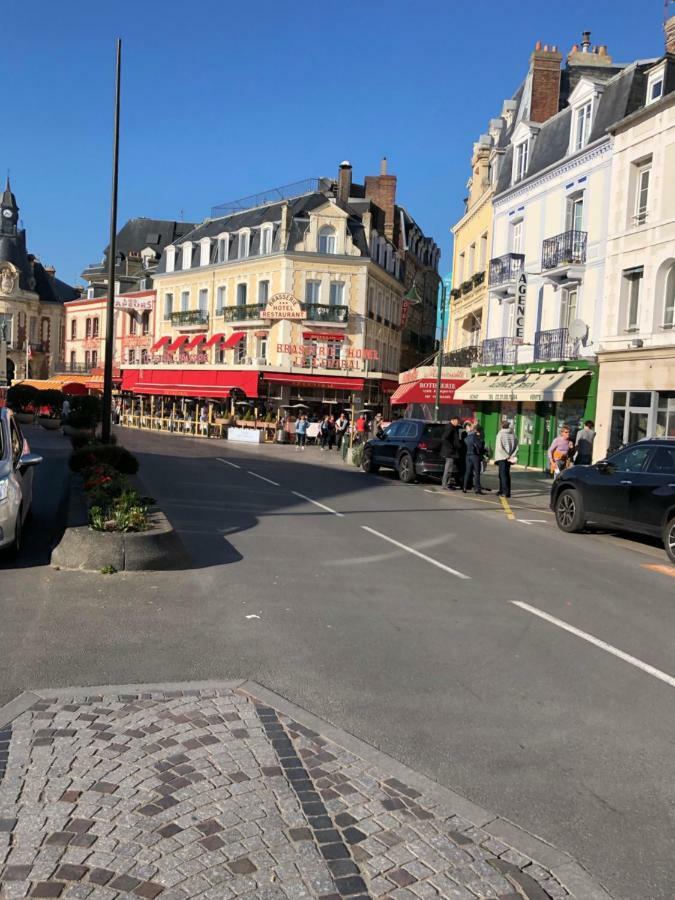 L'Etoile De Trouville Bagian luar foto